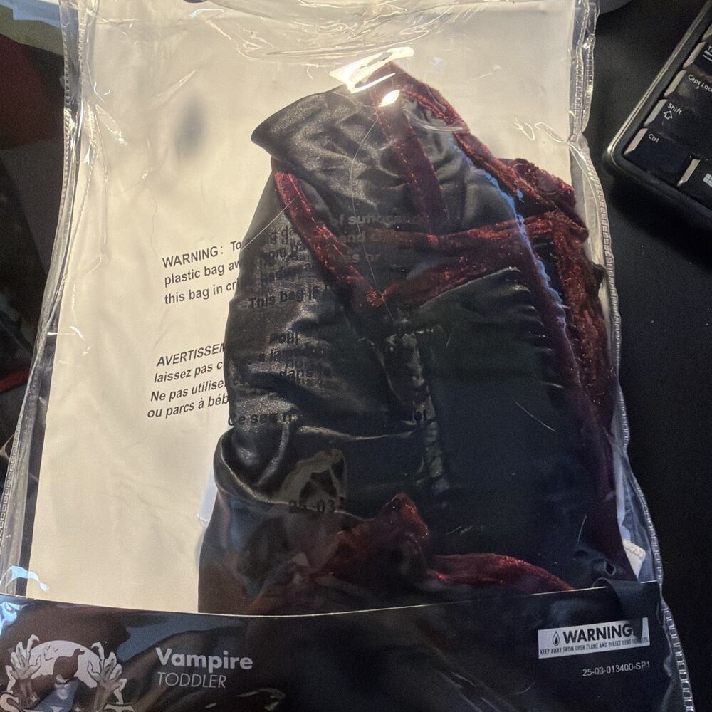Vampire Costume Kids Toddler Size 2T - Picture 3 of 9